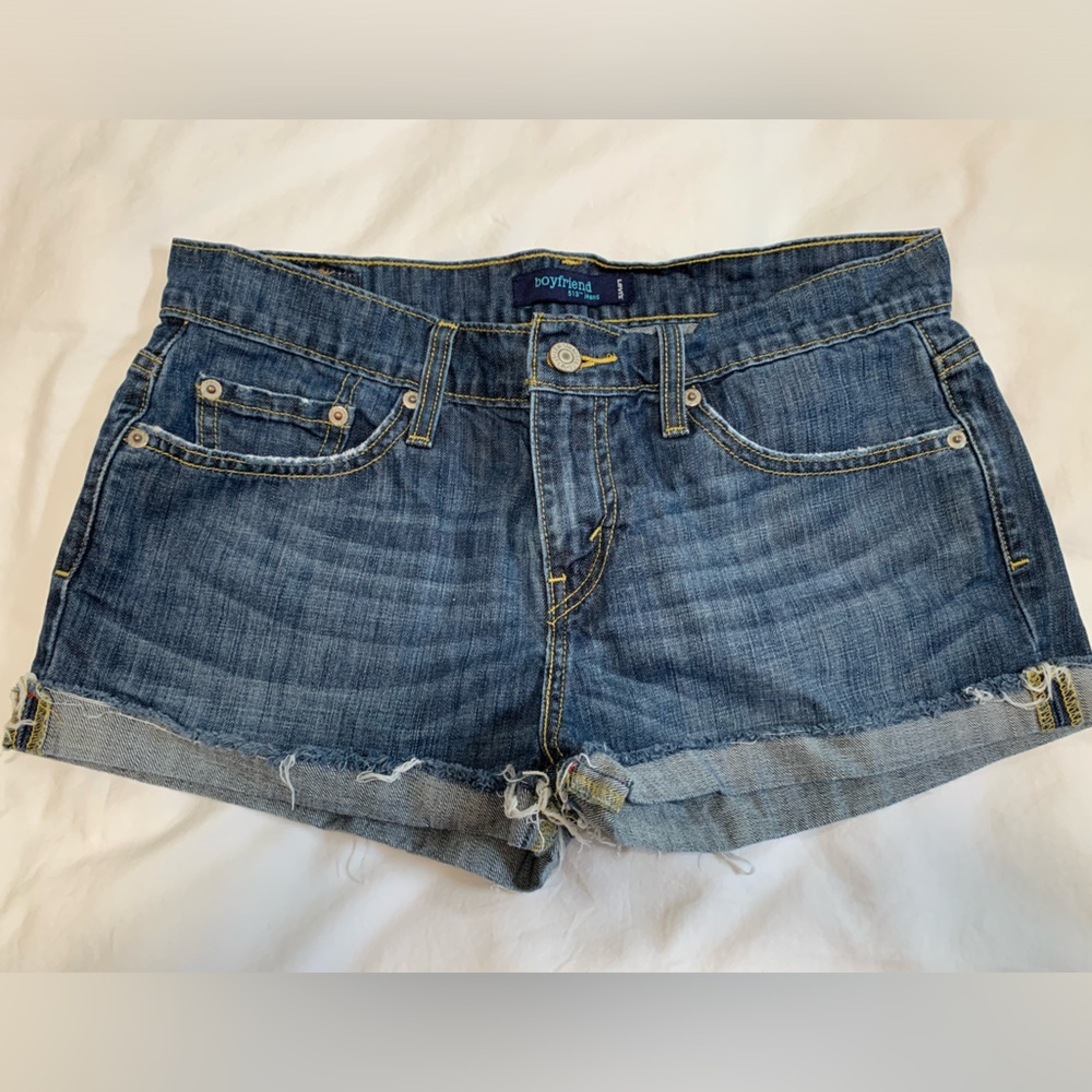 ❤️ PICK 4/$20 Levi’s size 3 Jean shorts